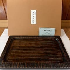 木製彫刻模様の盆のサムネイル