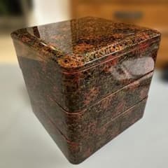 津軽塗重箱 天然木，漆製重箱 黒・赤・金の抽象模様 - メルカリ