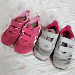 ASICS TUM186 & adidas キッズスニーカー 2足セットのサムネイル
