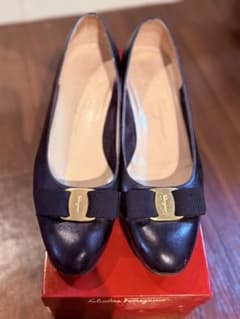 Salvatore Ferragamo ブラック ヴァラリボン パンプス　8Cのサムネイル