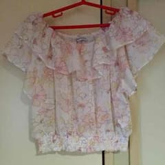 さややん様専用  花柄シフォンフリルトップスのサムネイル