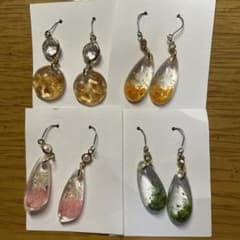 レジンピアス4点セットのサムネイル