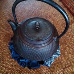 かなりの年数 鉄瓶 霰文様 鋳鉄製 茶道具 - メルカリ
