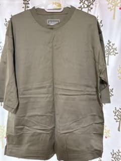 オリーブグリーン 長袖Tシャツのサムネイル
