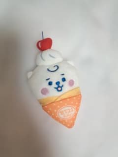 BT21 파미마 한정 봉제인형 배지 RJ 신품 미사용