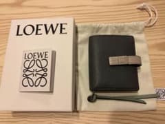 LOEWEコンパクトジップウォレット 二つ折り財布 グレー×アボカド（グリーン）