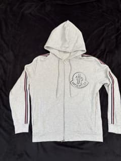 MONCLER グレー フルジップ パーカーMAGLIACARDIGAN試着のみ - メルカリ