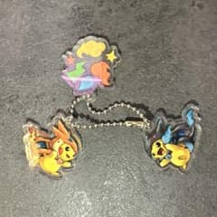メガポンチョを着たピカチュウ ポケモンセンター限定　アクリルチャーム