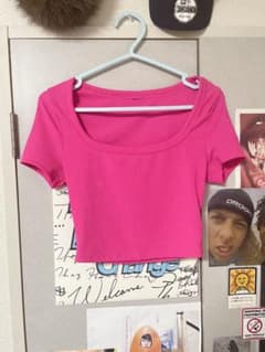 ピンク 半袖ミニTシャツ ギャル ロングネイル ミニ丈のサムネイル