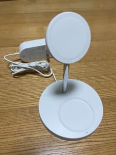 美品Apple公認 Berkinベルキン magsafe スタンドのサムネイル