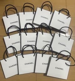 CHANEL シャネル☆ショッパー　ショップ袋　紙袋 ☆11点セット CHANEL シャネル コスメ ショッパー小 ショップ袋 紙袋 12枚 - メルカリ