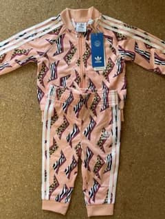 新品未使用　adidas セットアップのサムネイル