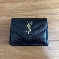 YSL 三つ折り財布 イヴサンローラン コンパクトウォレットブラックレザーのサムネイル