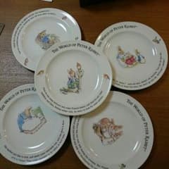 【新品】ピーターラビット☆お皿です‼のサムネイル