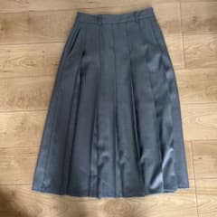 GUグレー プリーツスカート ひざ丈　Sサイズのサムネイル