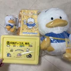 ぐ*ち様 サンリオ あひるのペックル ぬいぐるみ 収納ボックス サコッシュ マスのサムネイル
