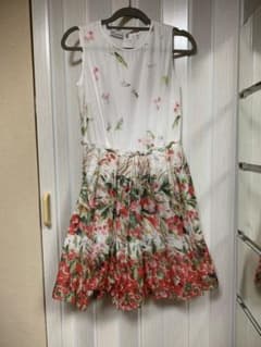 RED VALENTINOの花柄ワンピースのサムネイル
