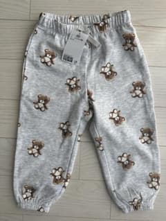 新品 H&M クマ柄 90 スウェットパンツのサムネイル
