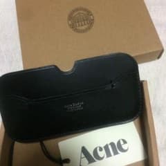 アクネ 財布のサムネイル