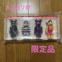 t*p様 ☆マクドナルド　ゴジラ　ベアブリックのサムネイル