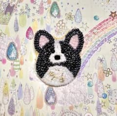 黒 コーギー ビーズ刺繍 ブローチのサムネイル