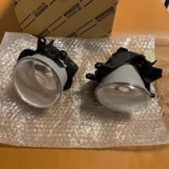 RAV4 50系　純正フォグランプのサムネイル