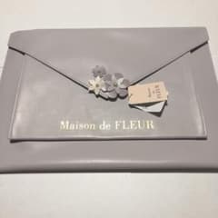 値下げ！！✨新品✨Maison de FLEUR 薄型パソコン、タブレット入れのサムネイル