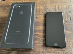 iPhone7 128GB ブラック国内版SIMロック解除済のサムネイル