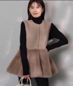 アプワイザーリッシェ♡ペプラムファーリバージレベスト 新品タグ付アプワイザーリッシェ ペプラムファーリバージレベスト