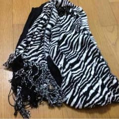 ゼブラ柄マフラーのサムネイル
