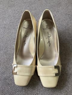 【美品】銀座かねまつ　エナメルパンプスのサムネイル