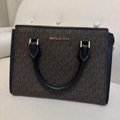 【美品】MICHAEL KORS ハンドバッグ シグネチャー柄のサムネイル