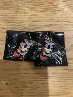 ディズニーストア ヴィランズ シークレットチャーム フロロー 2個セットのサムネイル
