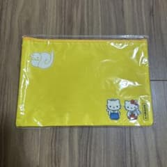 ハローキティ イエローポーチ A4サイズ　非売品のサムネイル
