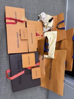 LOUIS VUITTON 空箱　ショップ袋・付属品　ギフト包装用などに LOUIS VUITTON 空箱 ショップ袋・付属品 ギフト包装用などに - メルカリ