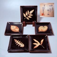 唐津焼 十三代 中里太郎右衛門 木葉文銘々皿 絵替り5枚 共箱 栞 - メルカリ