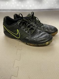 フットサルシューズ　NIKEのサムネイル