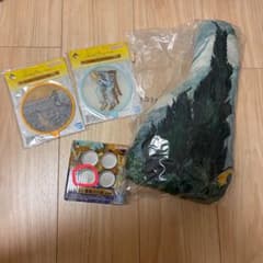 一番くじ フィンセント・ファン・ゴッホ クッション 小皿 コースターのサムネイル