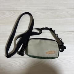 KEEN ショルダーバッグ サコッシュのサムネイル