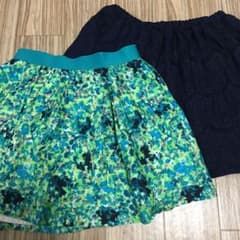 スカート130㎝２枚セットのサムネイル