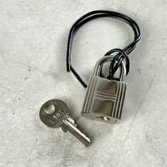 HERMES エルメス カデナ キーセット 南京錠 カギ 紐 シルバー 102番 HERMES エルメス カデナ キーセット 南京錠 カギ 紐 シルバー 102番