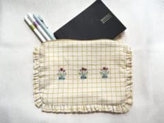 手刺繍 フリルポーチ チェック柄のサムネイル