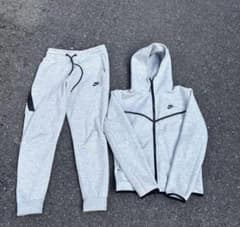syu専用NIKEテックフリースグレーセットアップのサムネイル