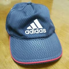 しすせママ様専用❗adidasのキャップのサムネイル