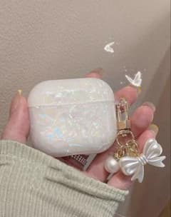 AirPodsケース シェル風デザインパールリボンチャーム付きのサムネイル