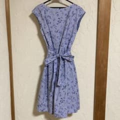 Couture Brooch ブルーの花柄ワンピースのサムネイル