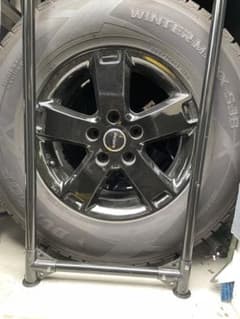 ジープラングラースタッドレスタイヤホイールセット265/70R17のサムネイル