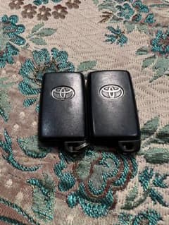 トヨタ スマートキー 本体 2個セットのサムネイル