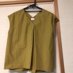 ブラウスのサムネイル