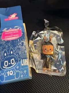 ラブブ 10周年 キーチェーン classic mini labubuのサムネイル